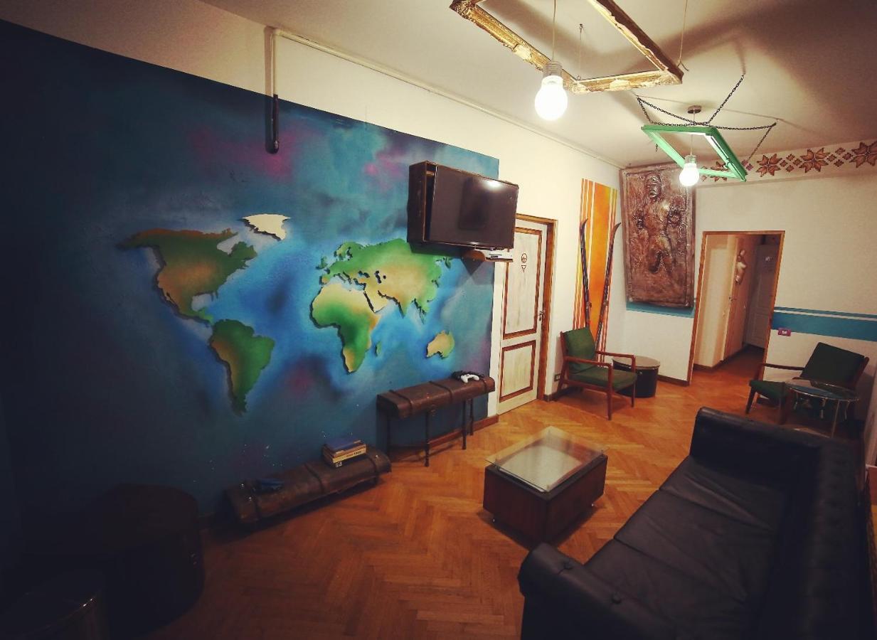 Hostel Bauhaus Boekarest Buitenkant foto